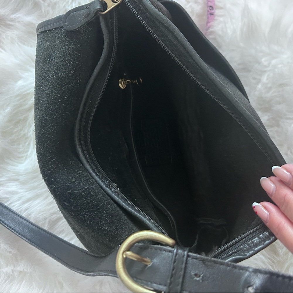 Vintage 90's Coach Fletcher #4150 black leather
shoulder/crossbody bag - Picture 10 of 14